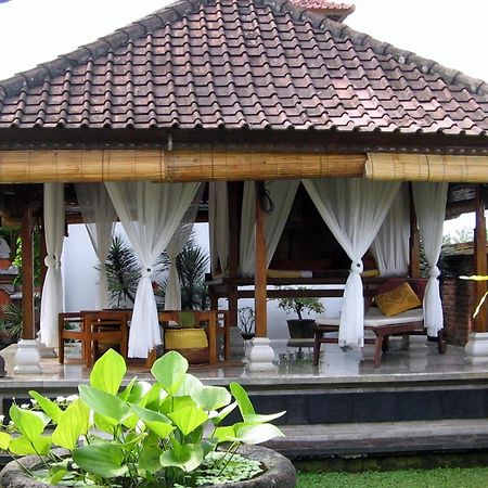 Puri Ayu Hotel Canggu Buitenkant foto