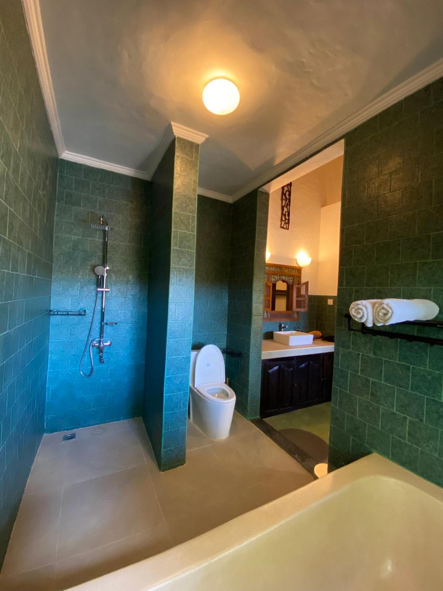 Puri Ayu Hotel Canggu Buitenkant foto
