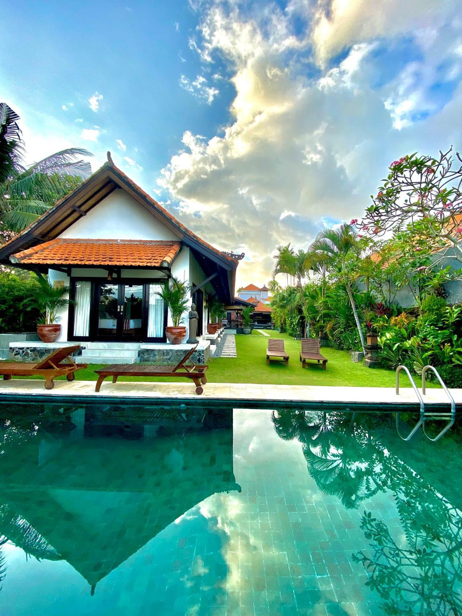 Puri Ayu Hotel Canggu Buitenkant foto