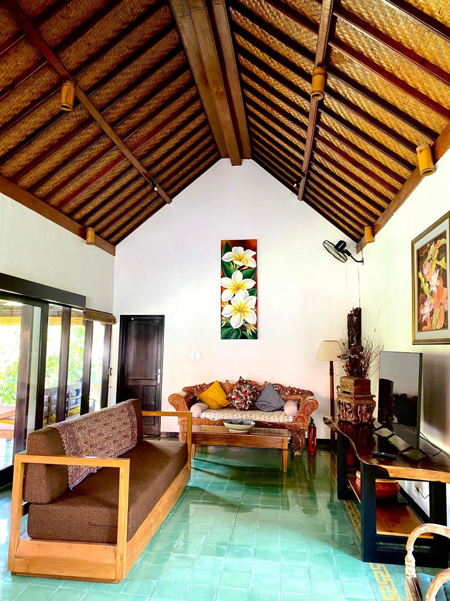 Puri Ayu Hotel Canggu Buitenkant foto