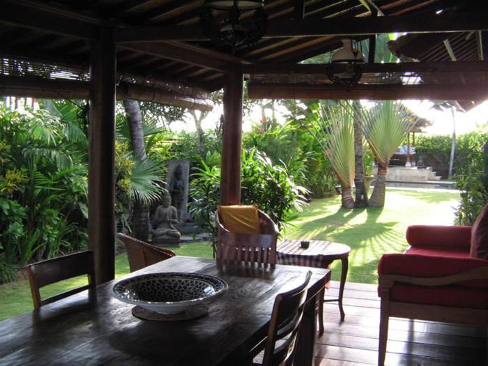 Puri Ayu Hotel Canggu Buitenkant foto