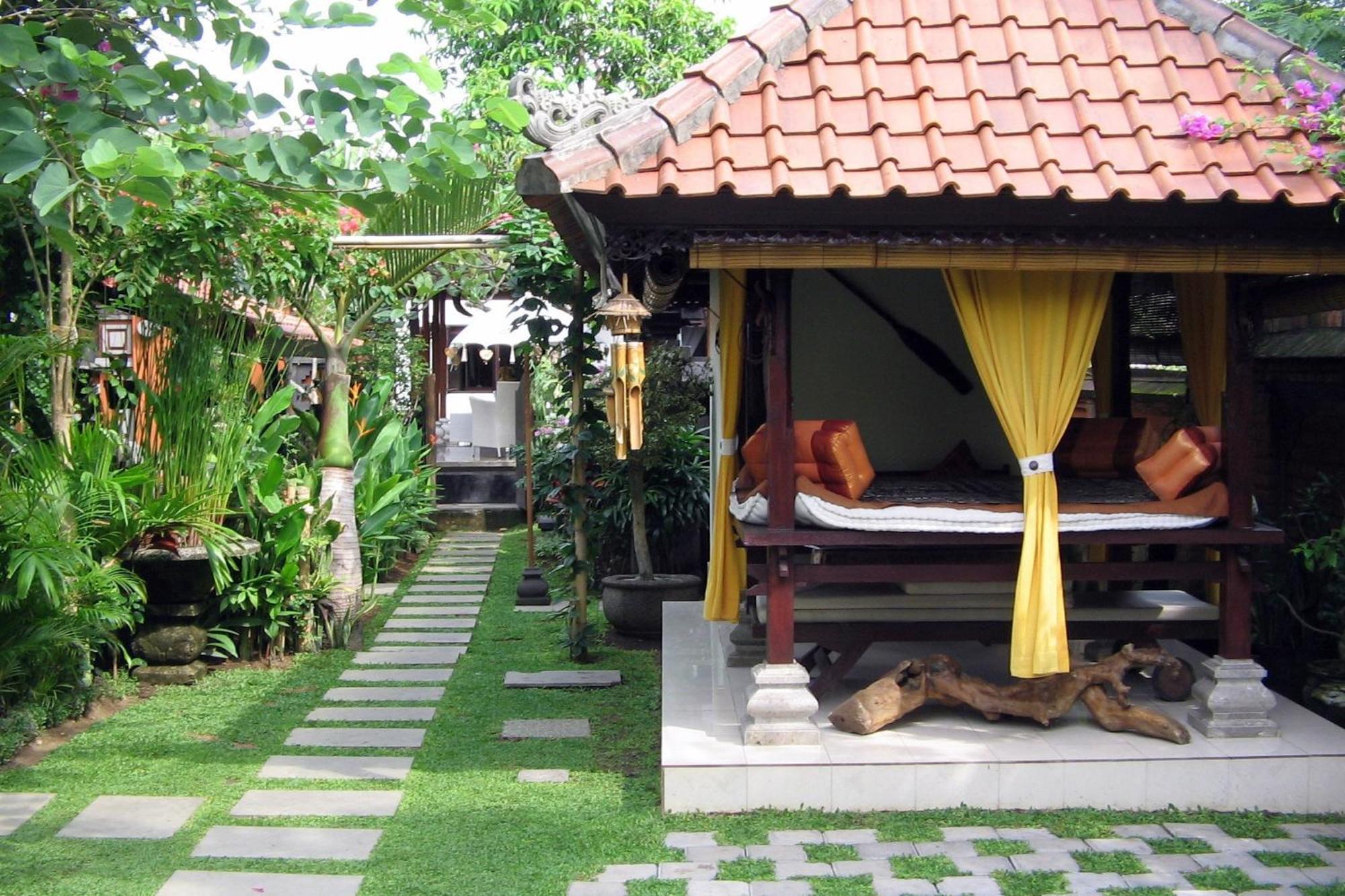 Puri Ayu Hotel Canggu Buitenkant foto
