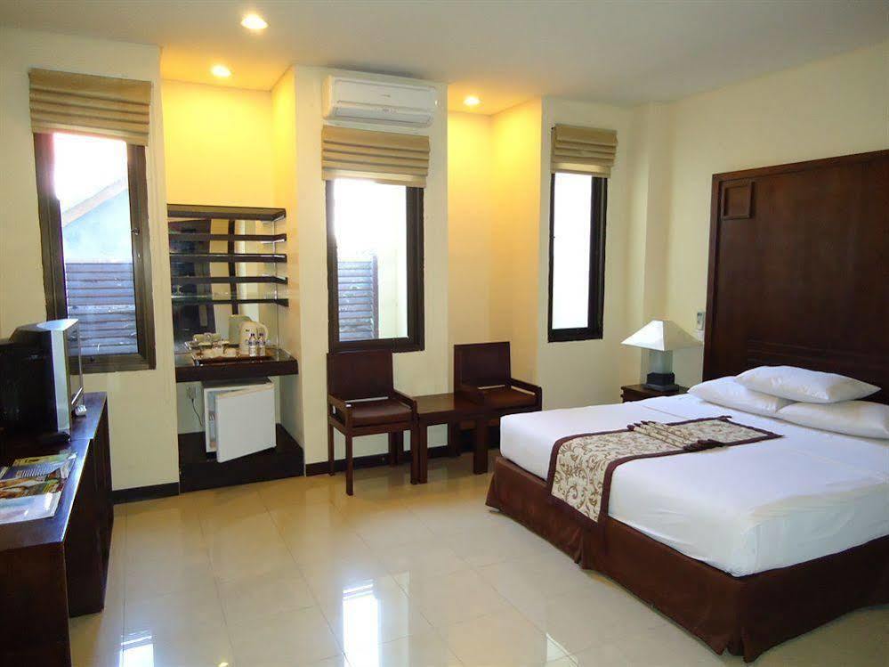 Puri Ayu Hotel Canggu Buitenkant foto